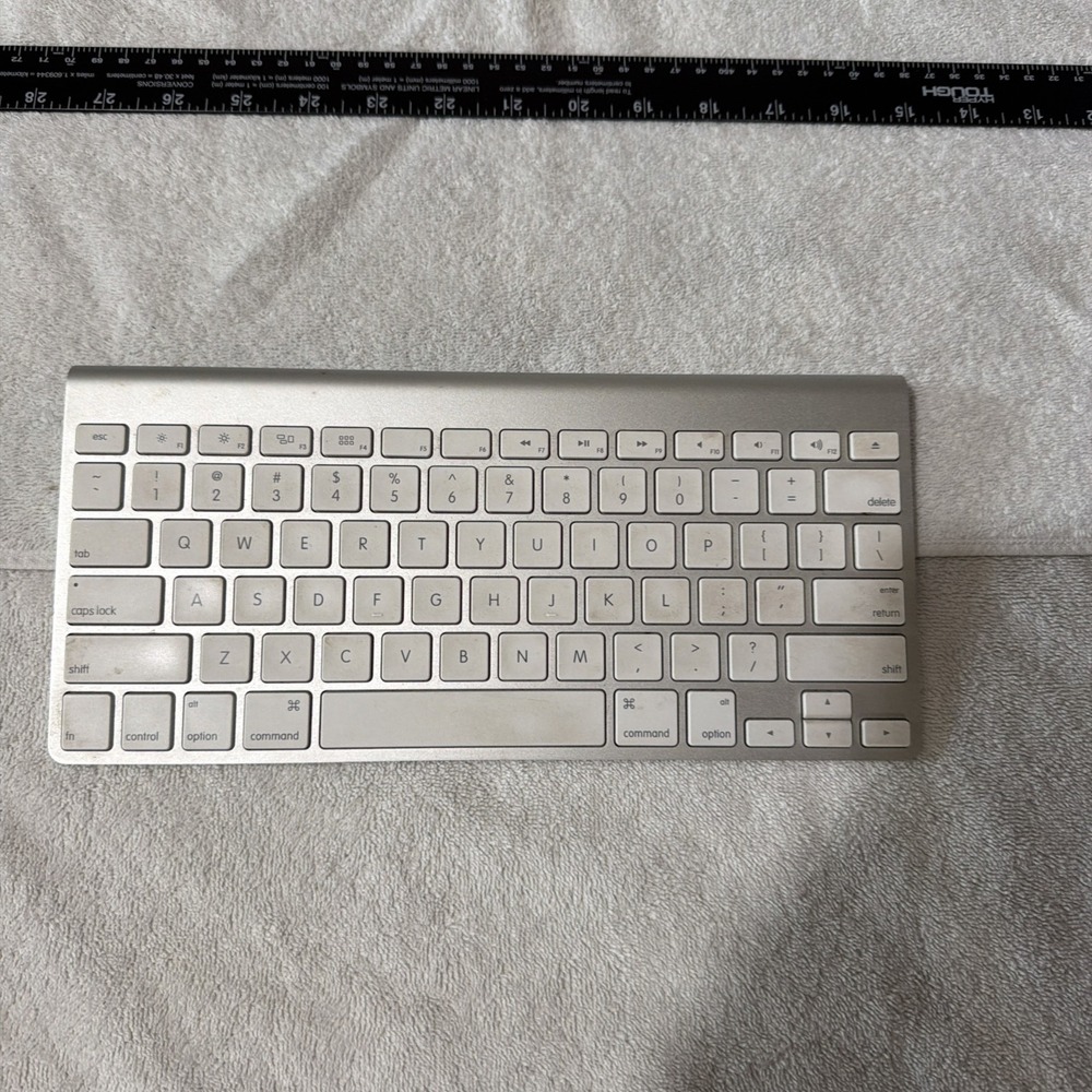 Apple Magic Keyboard A1314 Bluetooth Wireless Mac Aluminum White QWERTY